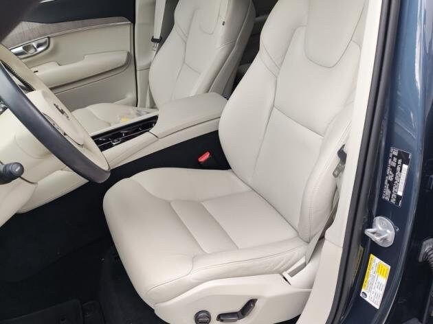 2024 Volvo XC90 Plus photo 2