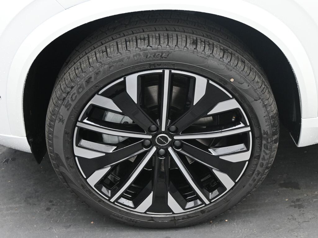 New 2026 Volvo XC90 B6 Plus 7-Seater SUV