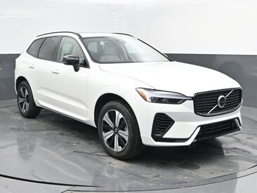 2025 Volvo XC60 plug-in hybrid T8 Core SUV