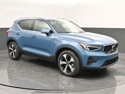 2025 Volvo XC40 B5 Core Bright Theme SUV