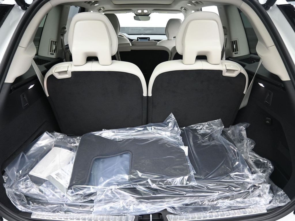 2026 Volvo XC90 Ultra - Photo 19
