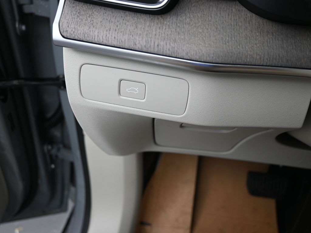 2026 Volvo XC90 Ultra - Photo 15