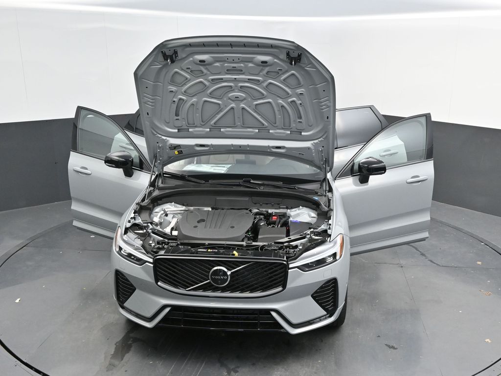 2026 Volvo XC60 Plus - Photo 32