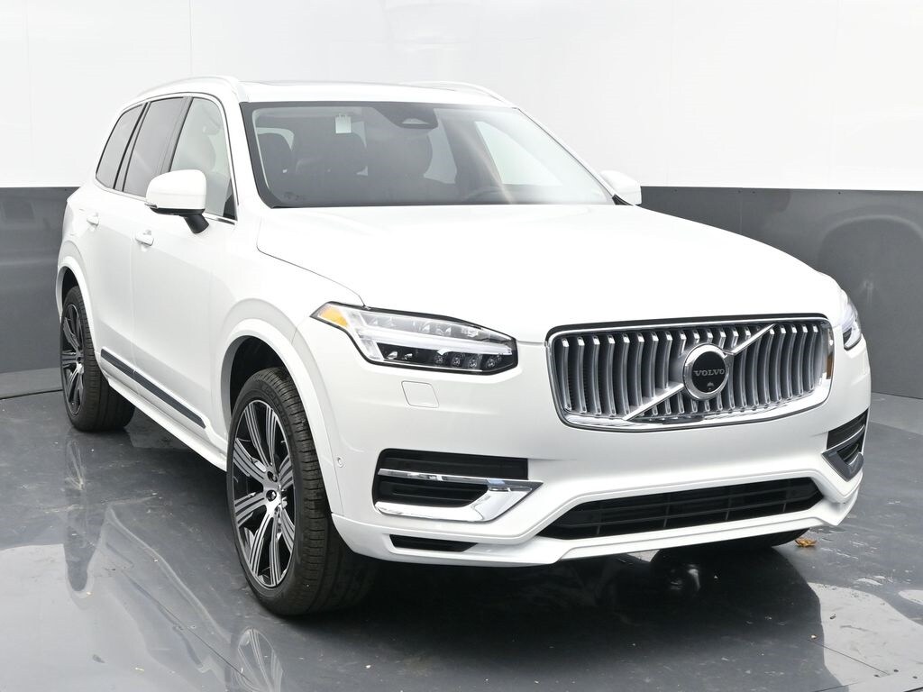 2025 Volvo XC90 T8 Plus photo 2