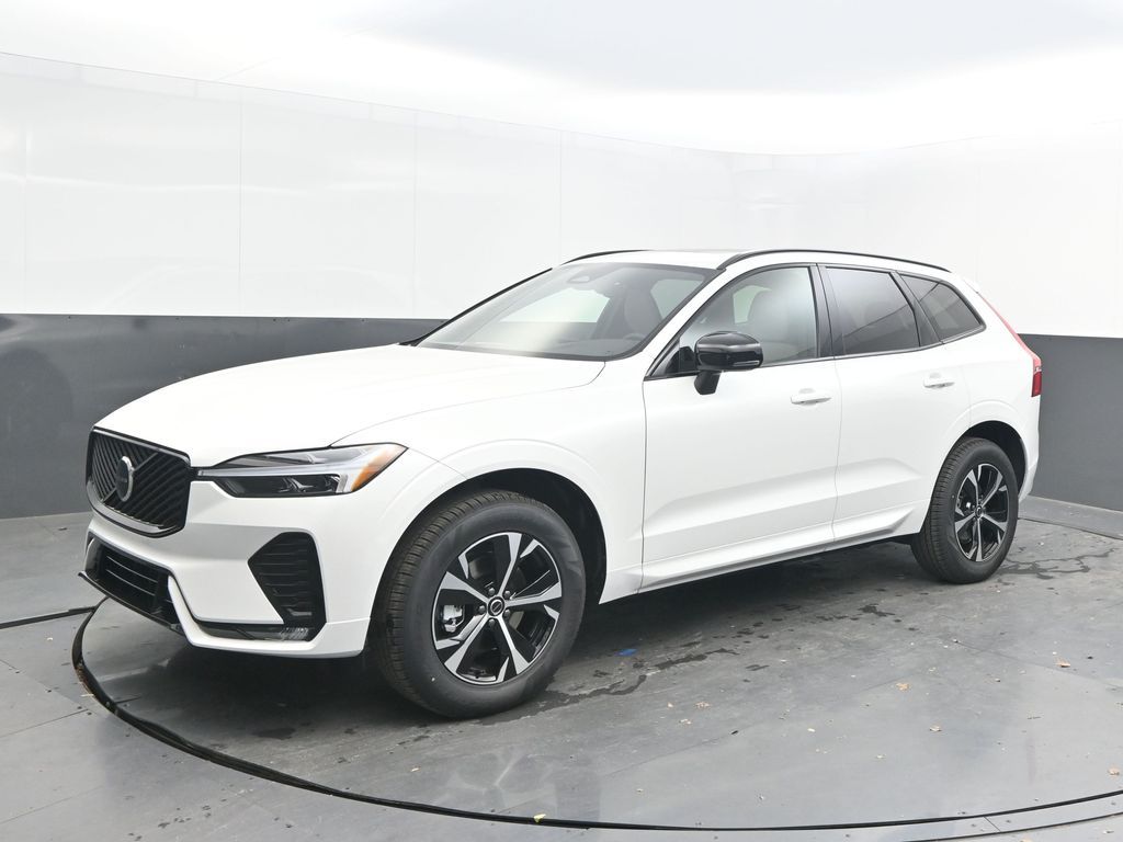 2026 Volvo XC60 B5 Core Dark AWD's photo