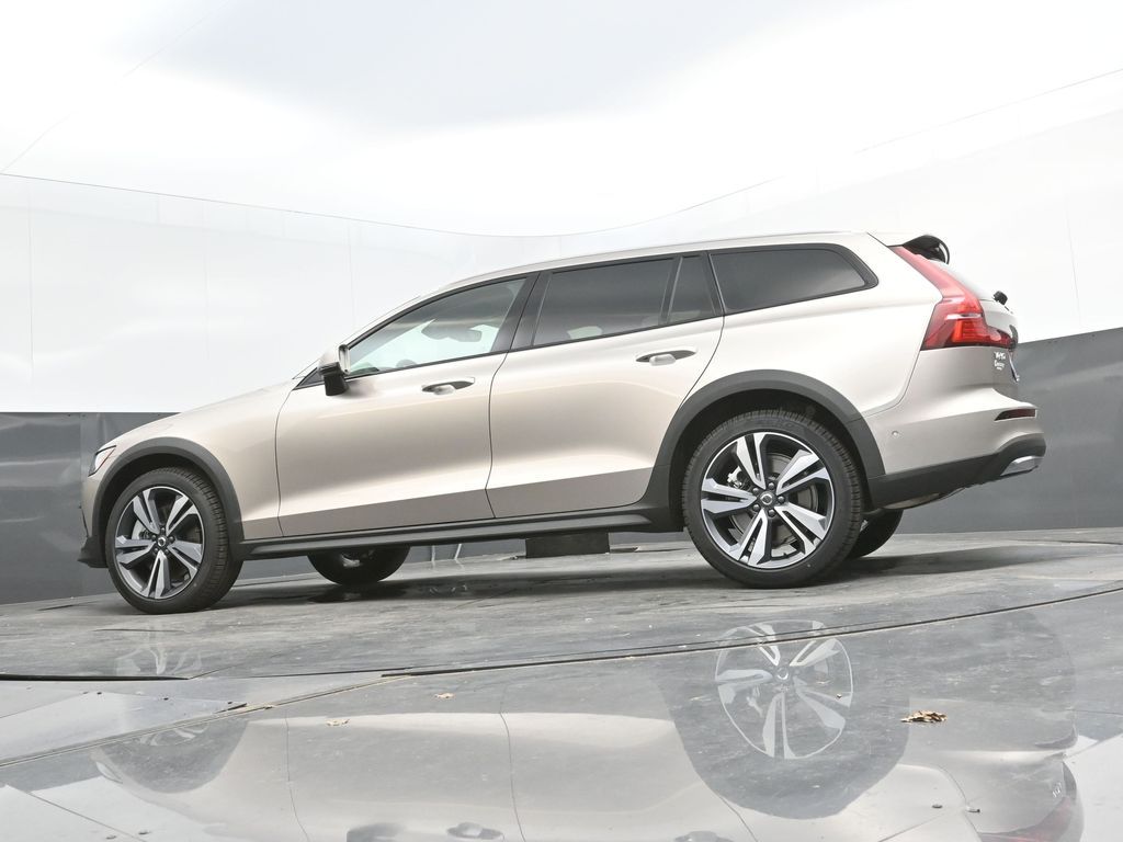 2026 Volvo V60 Cross Country Plus - Photo 41