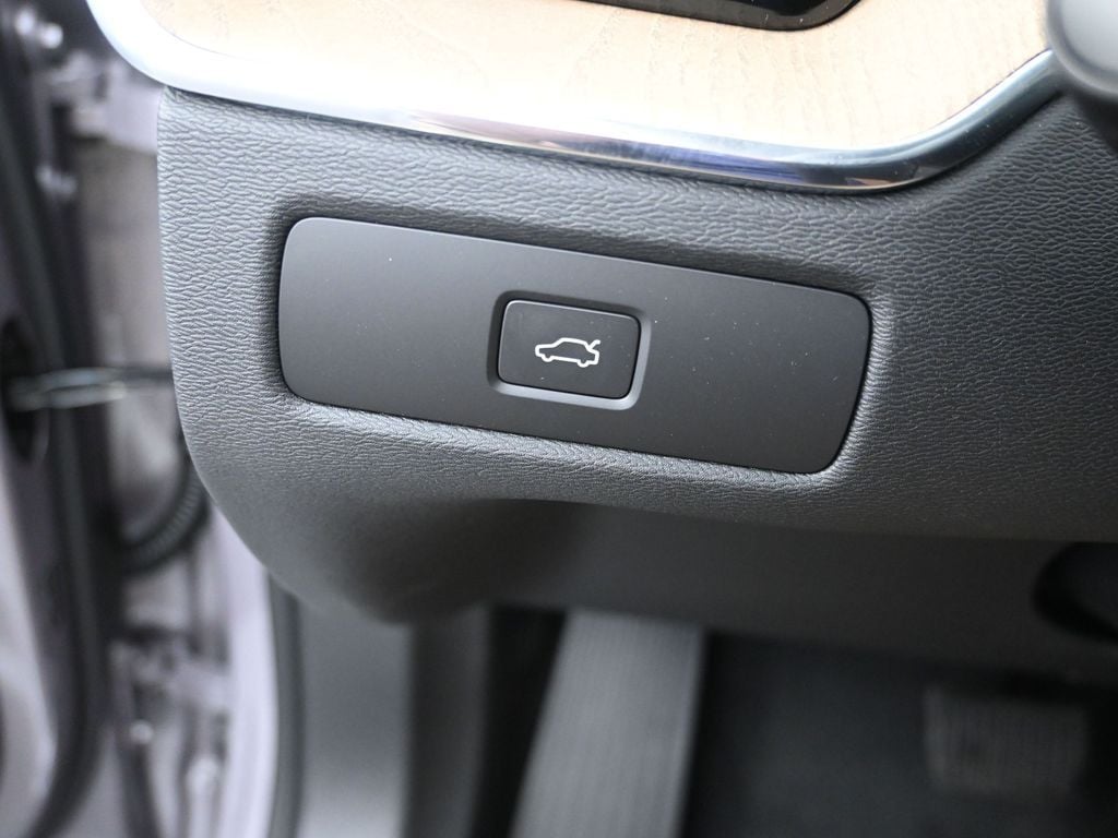 2026 Volvo XC60 Core - Photo 15