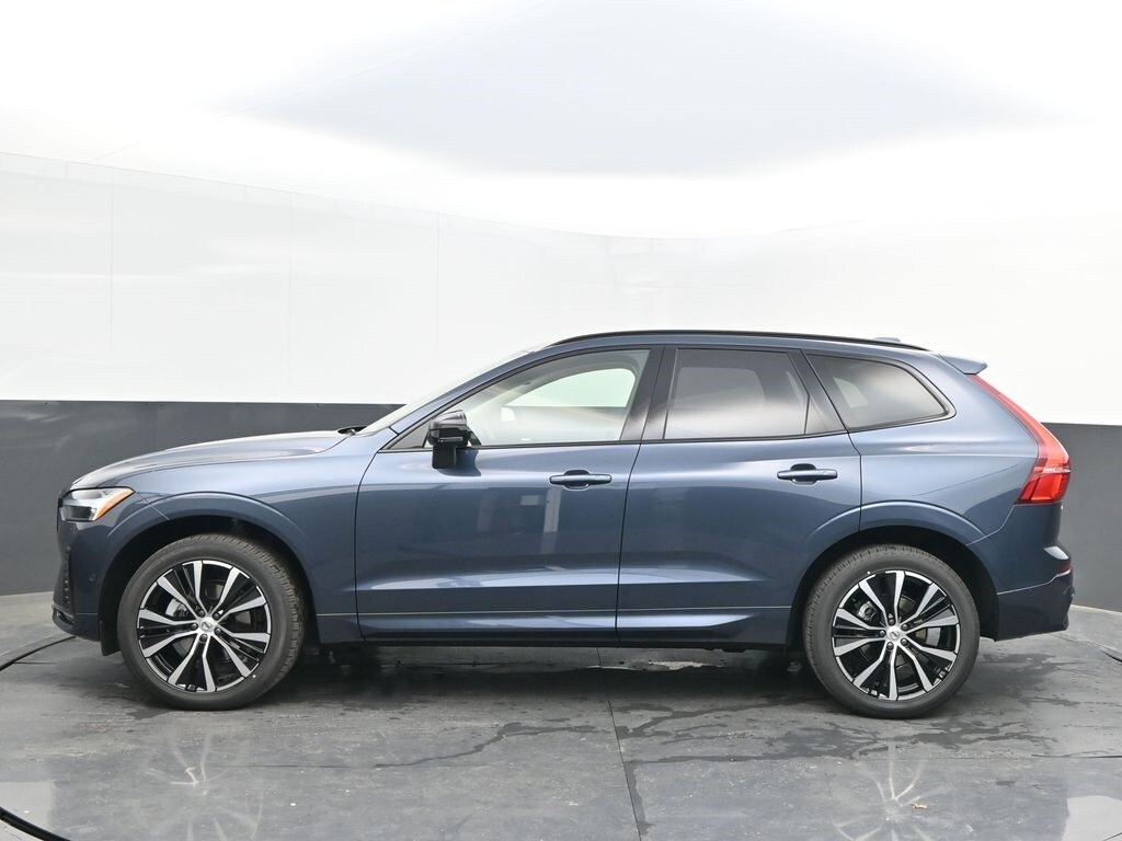 2025 Volvo XC60 B5 Plus photo 4