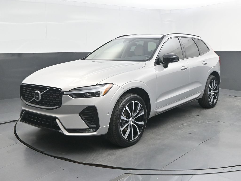 2024 Volvo XC60 B5 Plus Dark Theme AWD's photo