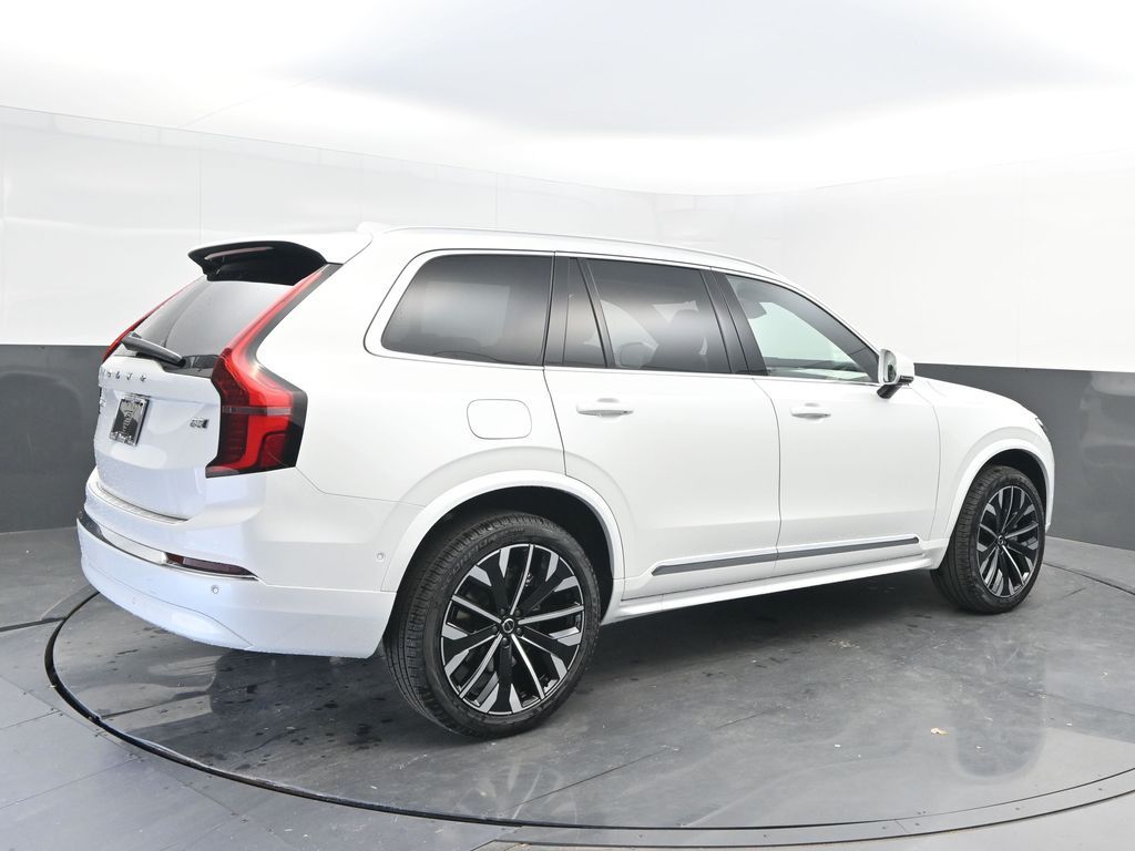 2026 Volvo XC90 Plus - Photo 7
