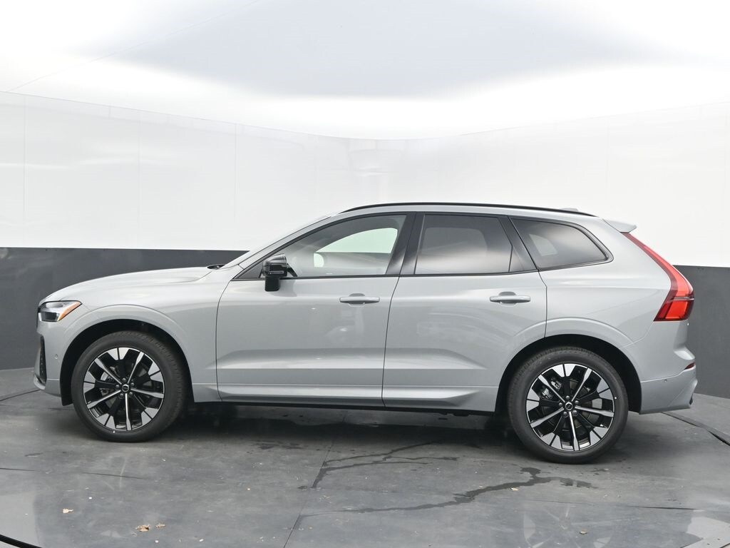 2026 Volvo XC60 B5 Plus photo 4