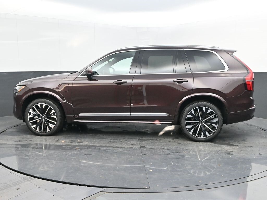 2025 Volvo XC90 T8 Core photo 4