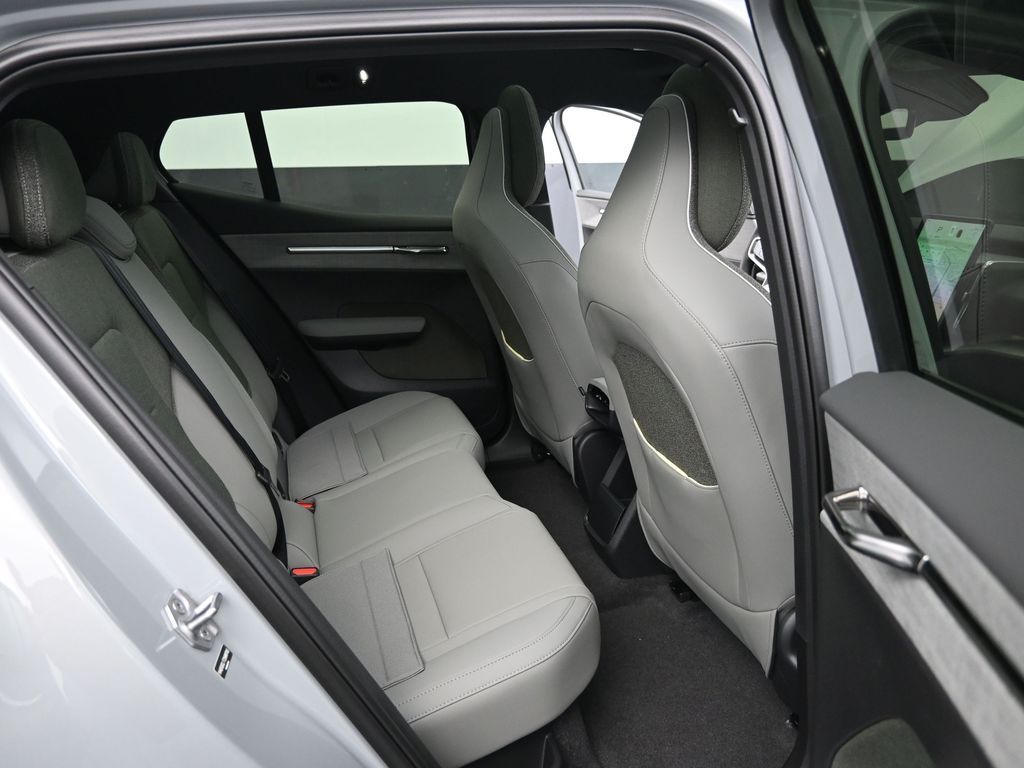2026 Volvo EX30 Ultra - Photo 16