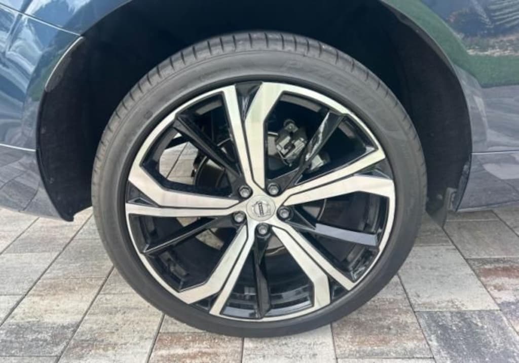 Certified 2024 Volvo XC60 B5 Ultimate Dark Theme SUV