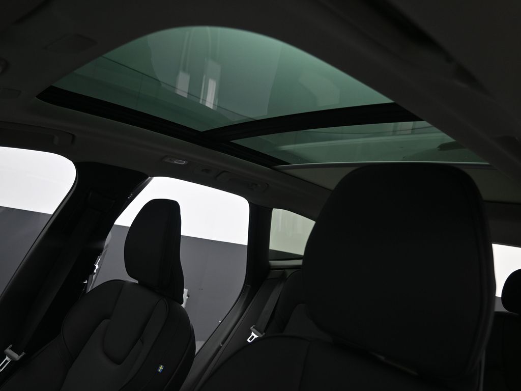 2026 Volvo XC60 Core - Photo 26