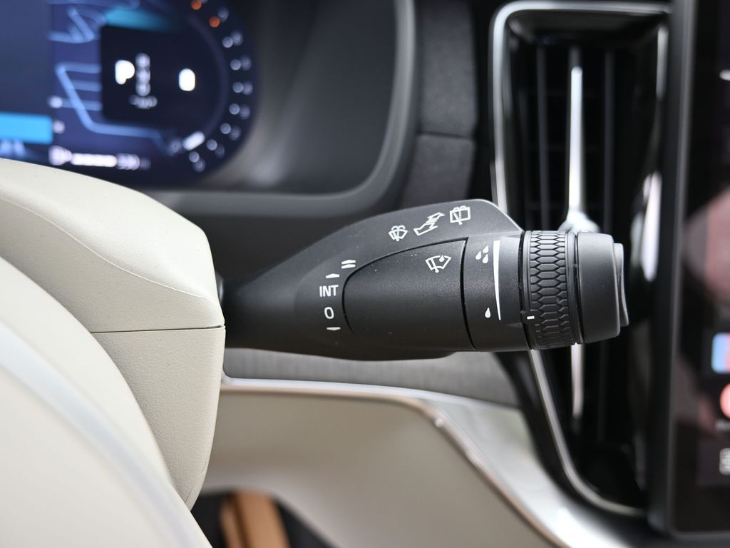 2026 Volvo XC90 Ultra - Photo 18