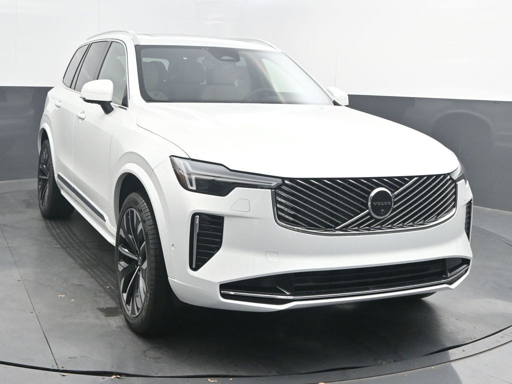 2026 Volvo XC90 Plus's photo