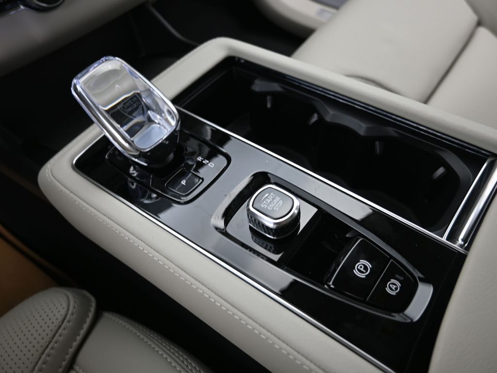 2026 Volvo XC90 Ultra - Photo 24