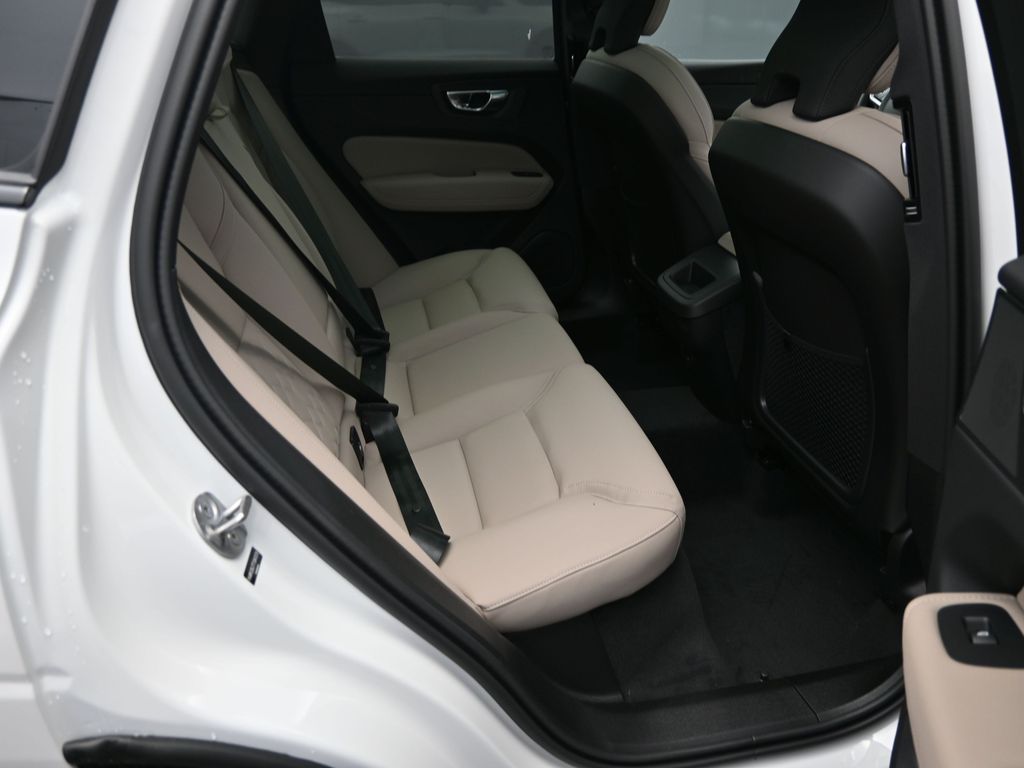2026 Volvo XC60 Core - Photo 33