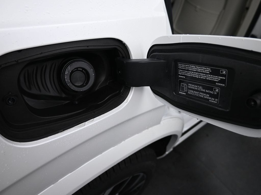 2026 Volvo XC90 Ultra - Photo 18