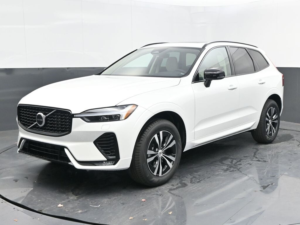 2025 Volvo XC60 B5 Core photo 3
