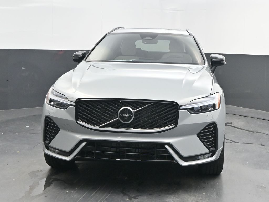 2026 Volvo XC60 Plus - Photo 10