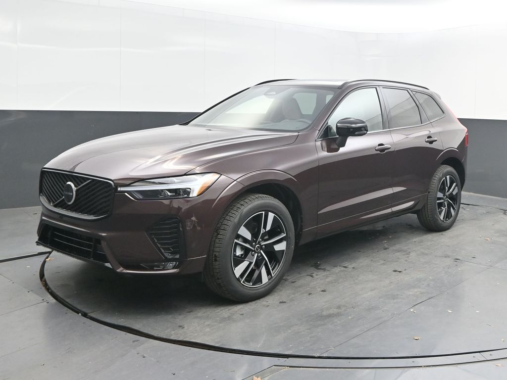 2026 Volvo XC60 B5 Core Dark AWD's photo
