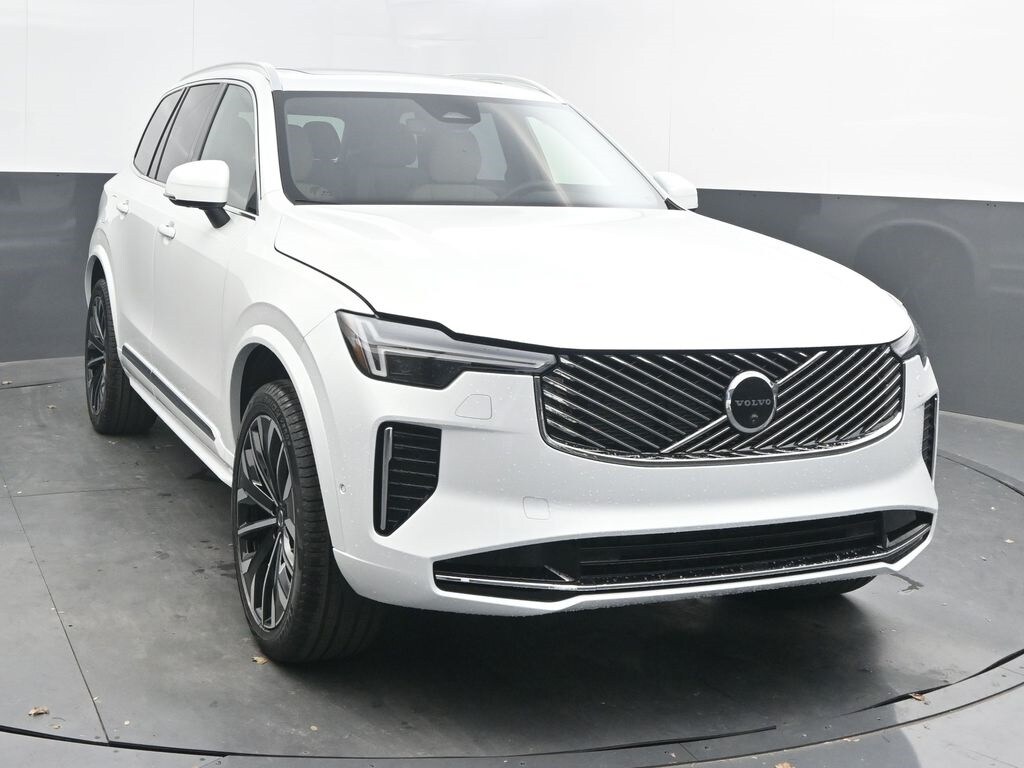 2026 Volvo XC90 Plus's photo