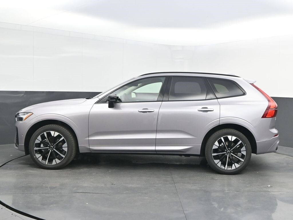 2026 Volvo XC60 B5 Plus photo 4