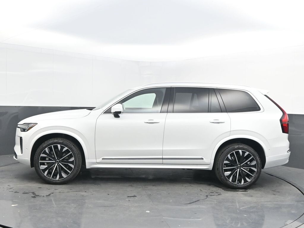 2026 Volvo XC90 B5 Plus photo 3