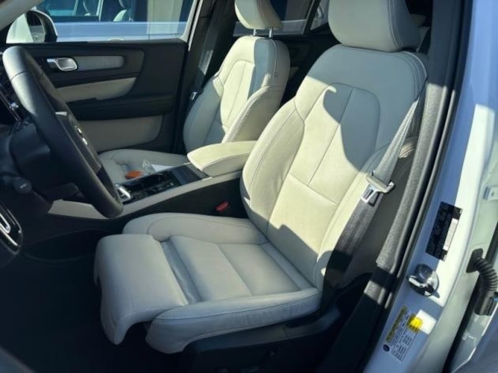 Certified 2024 Volvo XC40 Ultimate SUV