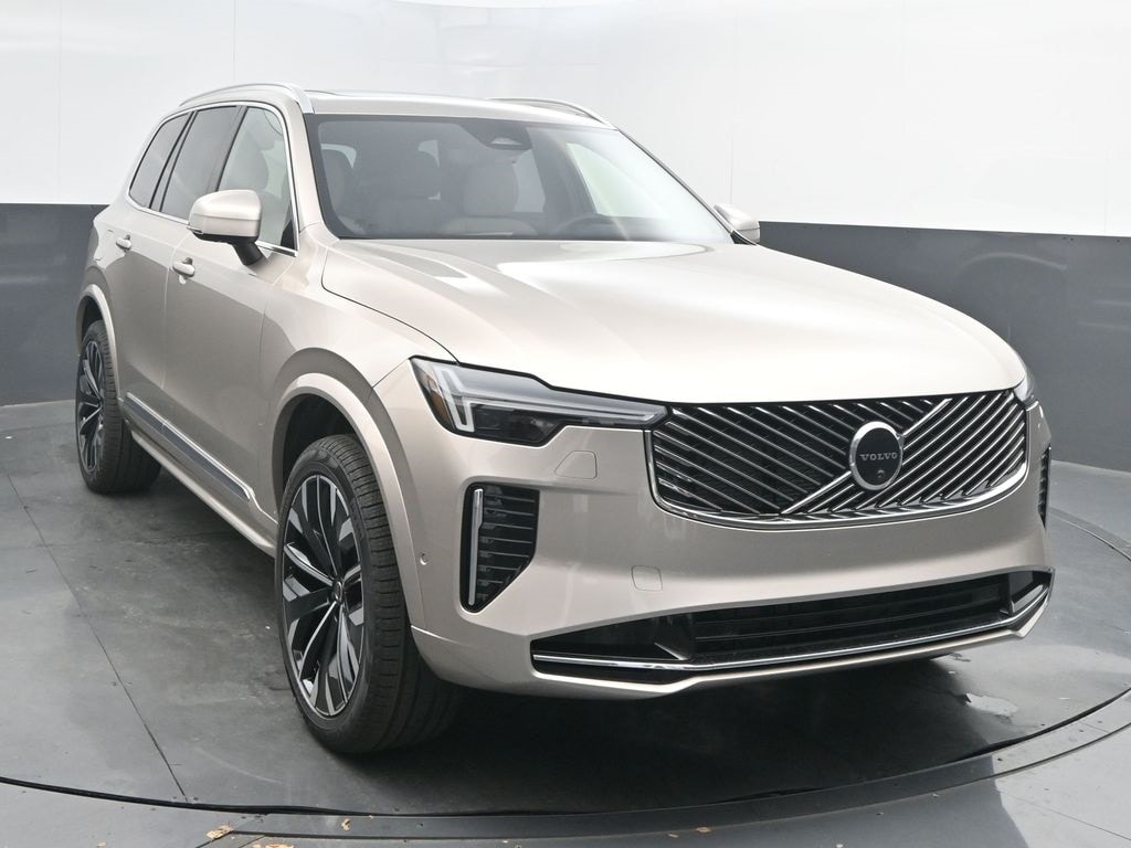 2026 Volvo XC90 Plus's photo