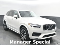 2022 Volvo XC90 T6 Momentum SUV