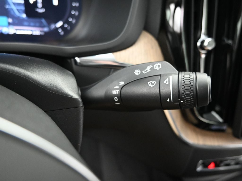 2026 Volvo XC60 Core - Photo 18