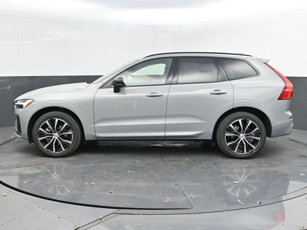 2025 Volvo XC60 B5 Plus photo 4