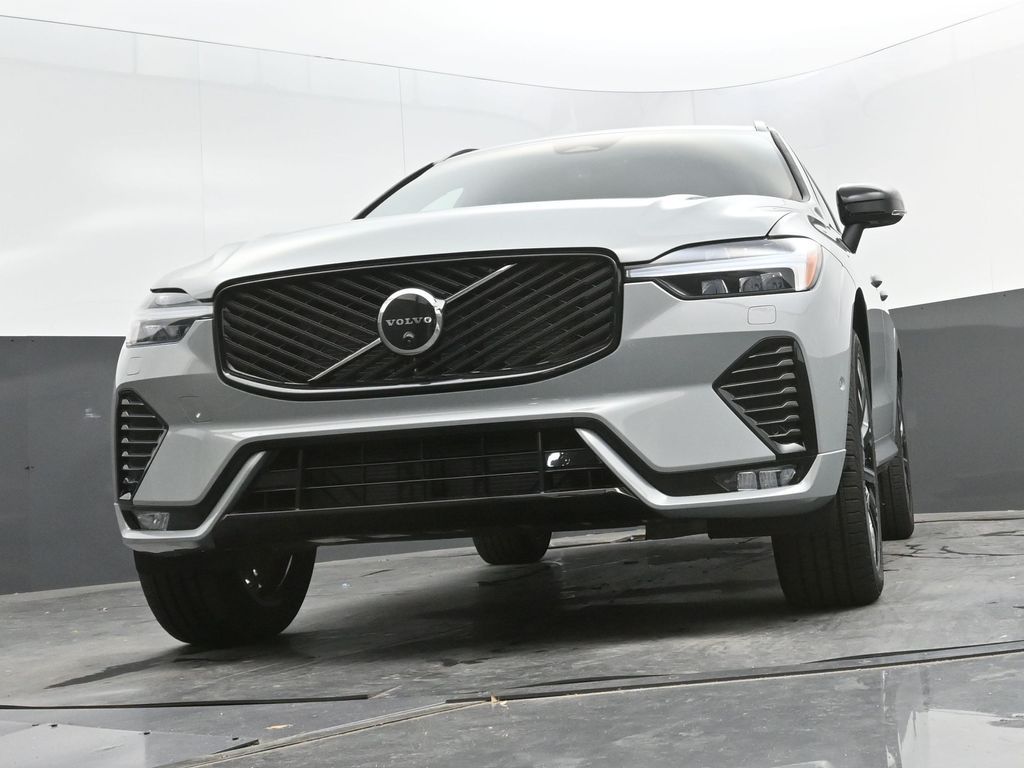 2026 Volvo XC60 Plus - Photo 28