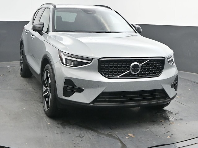 Pre-Owned 2025 Volvo XC40 B5 Plus Dark Theme SUV for Sale in Huntsville, AL