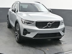 2025 Volvo XC40 B5 Plus Dark Theme SUV