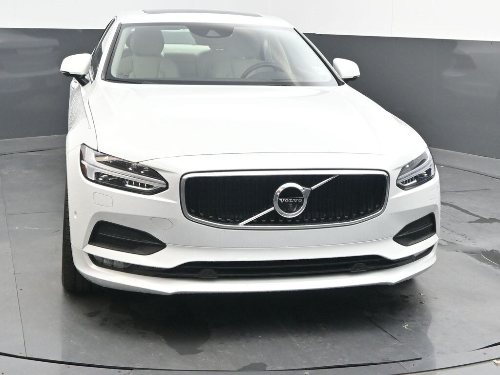 2017 Volvo S90 T5 Momentum photo 2
