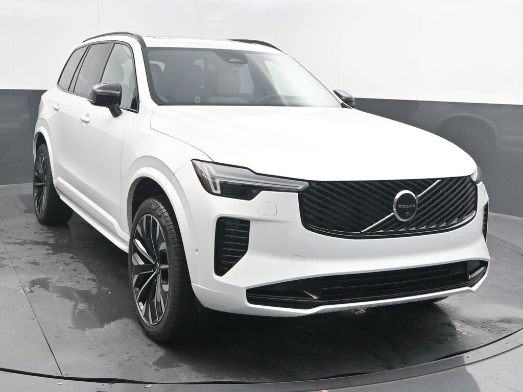 2026 Volvo XC90 Base's photo