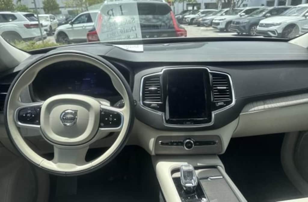 Used 2025 Volvo XC90 B6 Ultra SUV