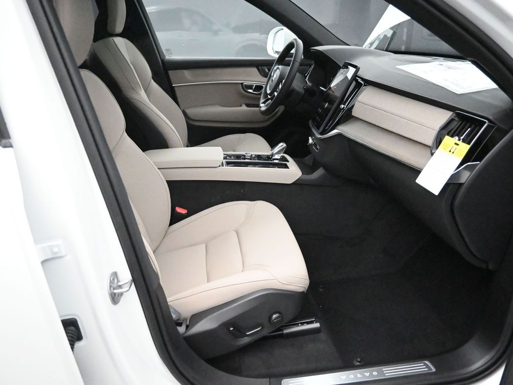 2026 Volvo XC90 Plus - Photo 39