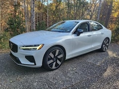 2024 Volvo S60 Recharge Plug-In Hybrid T8 Plus Dark Theme Sedan