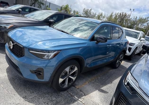 2023 Volvo XC40 Plus