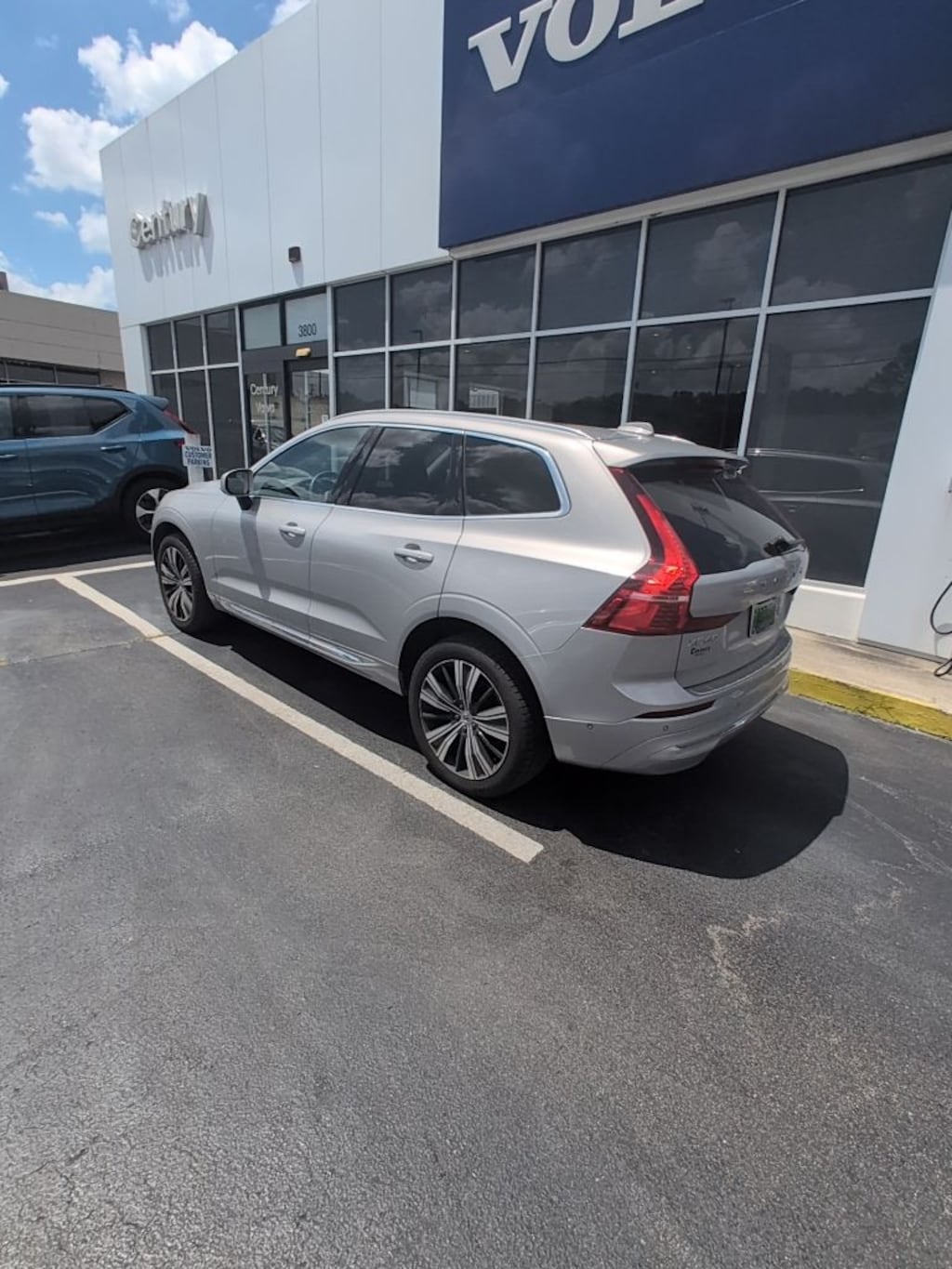 Used 2023 Volvo XC60 B5 Plus Bright Theme SUV