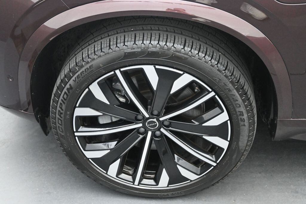 Certified 2025 Volvo XC90 Plug-In Hybrid T8 Ultra SUV