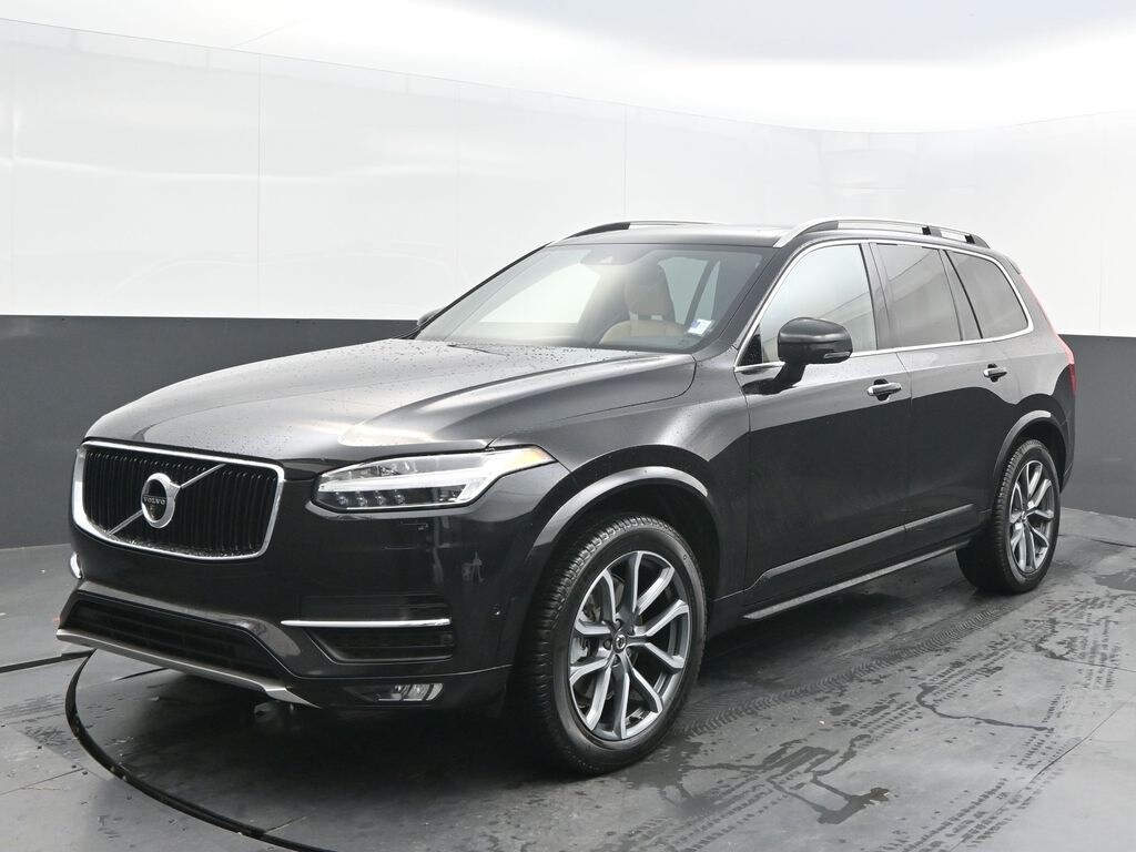 2017 Volvo XC90 T6 Momentum photo 3