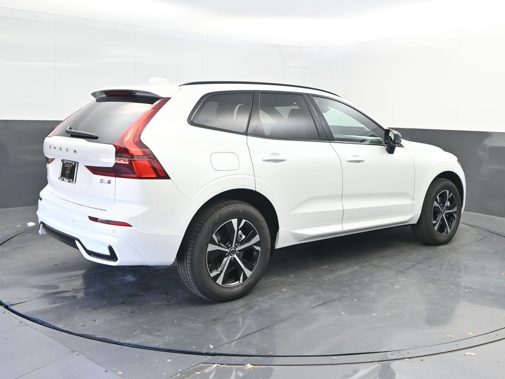 2026 Volvo XC60 Core - Photo 7