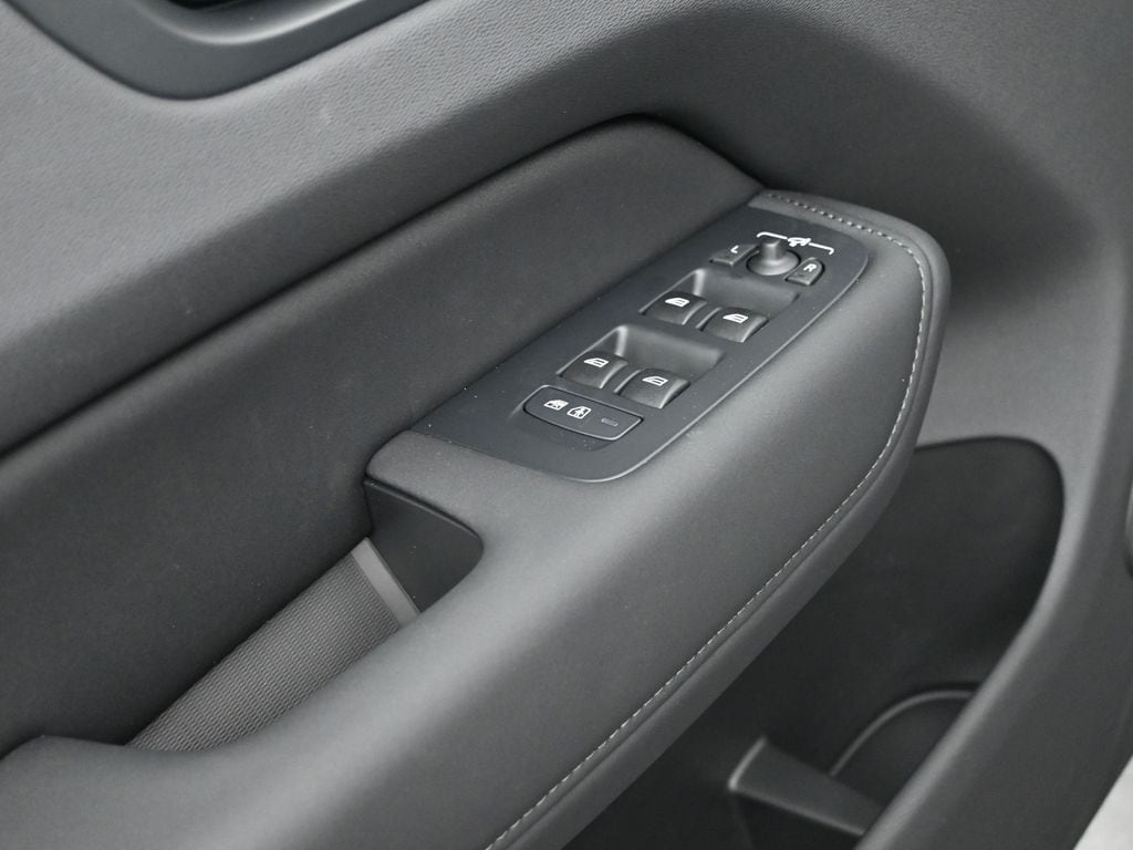 2026 Volvo XC60 Core - Photo 11