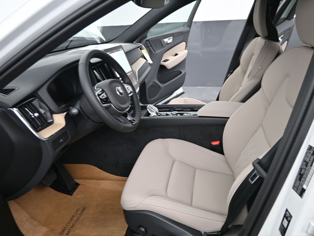 2026 Volvo XC60 Core - Photo 13